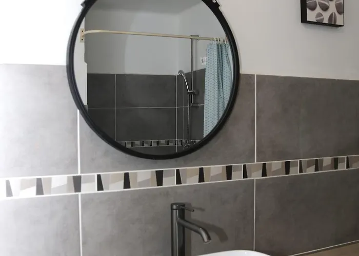 Rez De Villa, Vue Magnifique, Piscine Chauffee Privee, Les Feuillantines