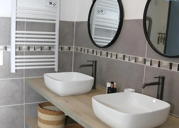 Rez De Villa, Vue Magnifique, Piscine Chauffee Privee, Les Feuillantines